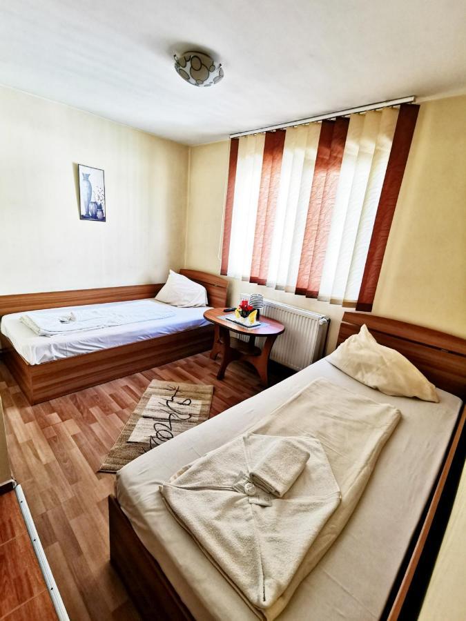 International Recola Motel Banesti Bagian luar foto