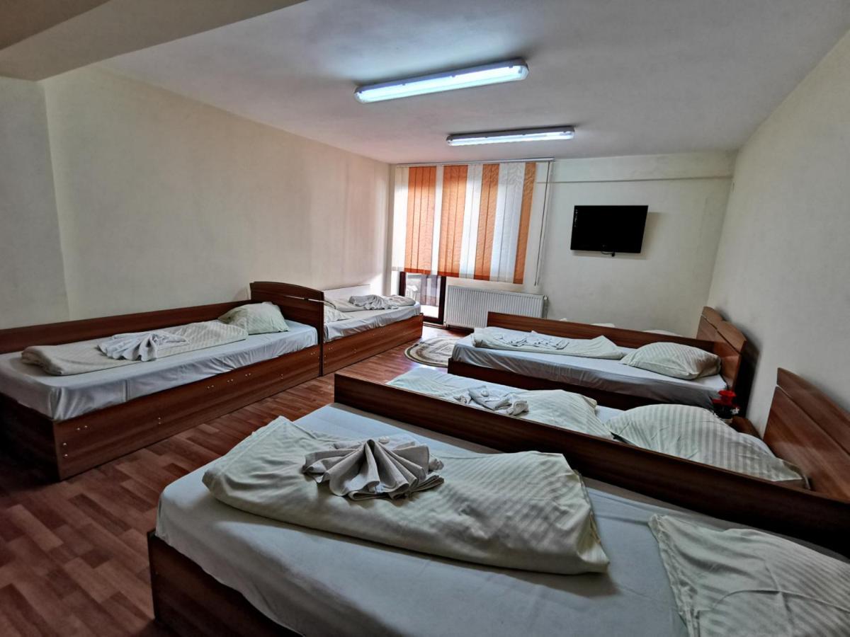International Recola Motel Banesti Bagian luar foto